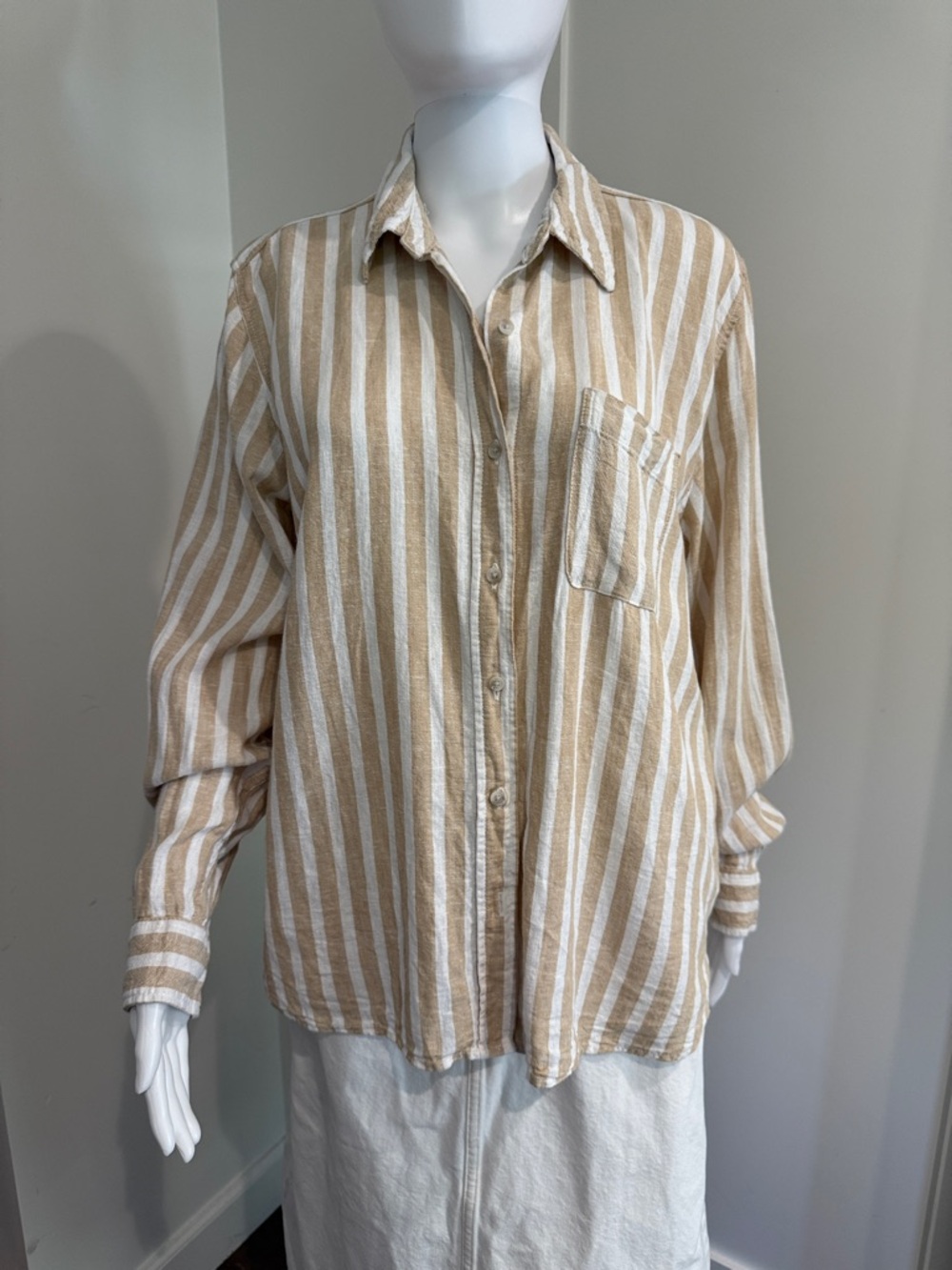 Universal Thread Beige & White Vertical Stripe Button-Down Shirt